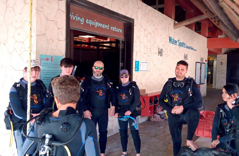 Pre-dive briefing